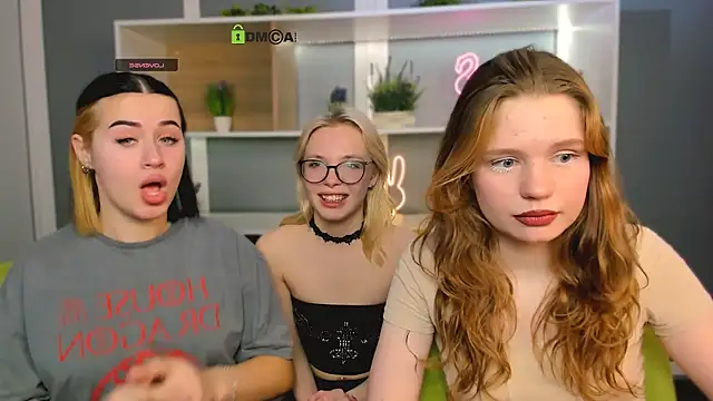 Snapshot of vivy_star1 chatting on February 27, 2026, 8:19 pm vivy star1 online show from February 27, 2026, 8:19 pm