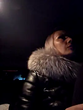 Snapshot of KirraWhite chatting on December 19, 2025, 4:38 am KirraWhite online show from December 19, 2025, 4:38 am