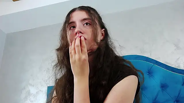 AnnaEve  online show from October 5, 2025, 6:26 am