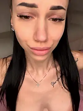 Snapshot of ilariea_girl chatting on January 13, 2026, 12:04 am ilariea girl online show from January 13, 2026, 12:04 am