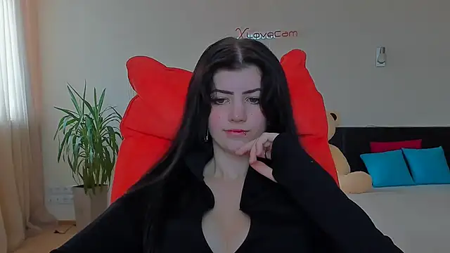 Snapshot of Miamoora chatting on October 9, 2025, 10:49 am Miamoora online show from October 9, 2025, 10:49 am