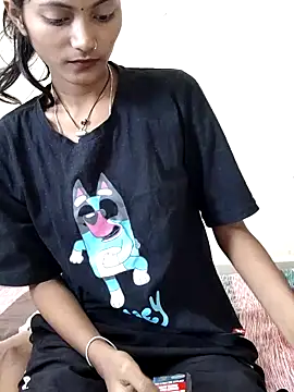 Unique girls90 online show from November 5, 2025, 5:10 am