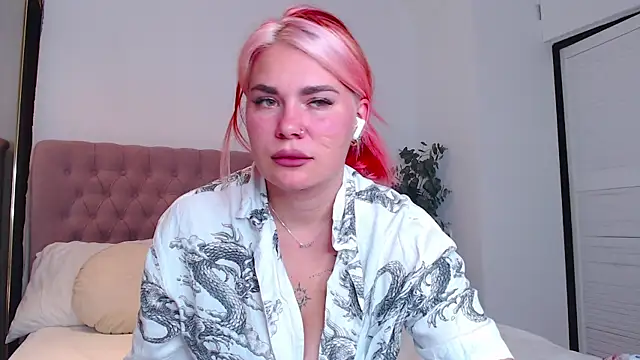 Naughty kittyy1 online show from October 14, 2025, 8:42 pm