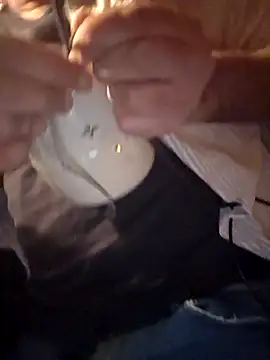 DeeBestEver online show from November 25, 2025, 8:14 am