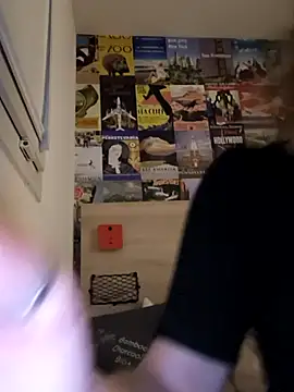 Fifi83Bell online show from January 15, 2026, 7:28 pm