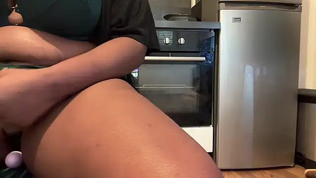 nanaisbackk online show from October 2, 2025, 8:07 am