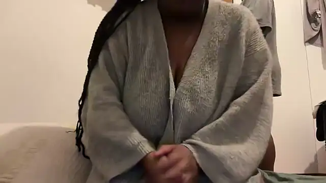 nanaisbackk online show from October 14, 2025, 10:53 pm