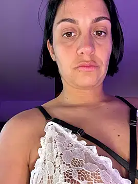 LaPetiteKim online show from November 24, 2025, 8:20 pm