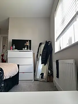 Victoria6989 online show from October 6, 2025, 1:45 pm