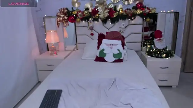 maddyslut  online show from November 26, 2025, 2:33 am