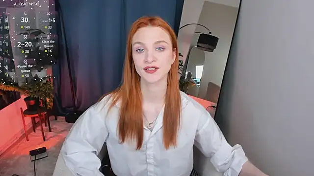 Snapshot of PollyMayer chatting on May 8, 2026, 8:56 pm PollyMayer online show from May 8, 2026, 8:56 pm
