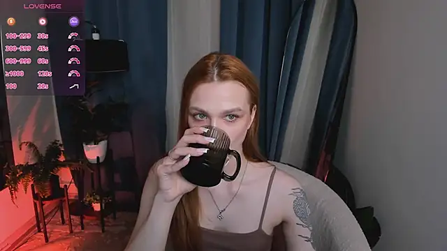 Snapshot of PollyMayer chatting on May 21, 2026, 8:50 pm PollyMayer online show from May 21, 2026, 8:50 pm