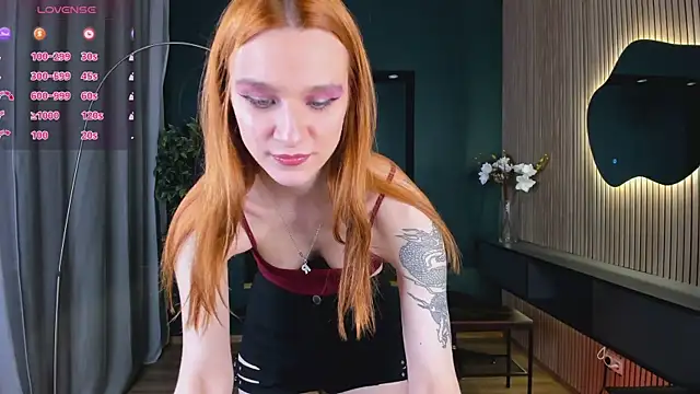 Snapshot of PollyMayer chatting on May 26, 2026, 9:02 pm PollyMayer online show from May 26, 2026, 9:02 pm
