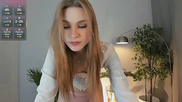 Snapshot of PollyMayer chatting on November 27, 2025, 9:04 pm PollyMayer online show from November 27, 2025, 9:04 pm