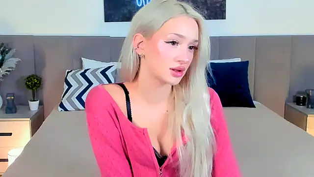 Snapshot of SugarWhisper chatting on December 1, 2025, 4:41 pm SugarWhisper online show from December 1, 2025, 4:41 pm