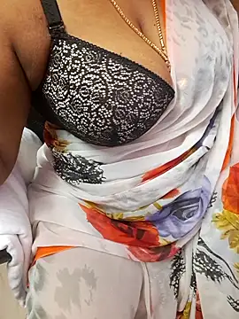 Tamil Ammani online show from October 4, 2025, 7:43 am