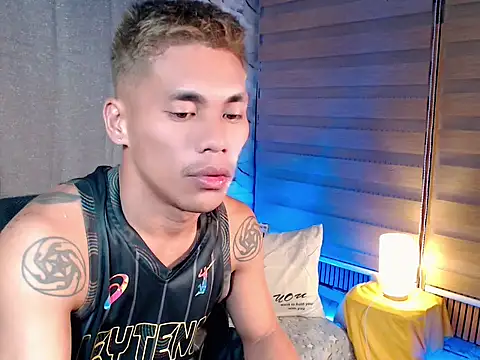 Snapshot of Cute_Lucas chatting on December 23, 2025, 5:40 am Cute Lucas online show from December 23, 2025, 5:40 am