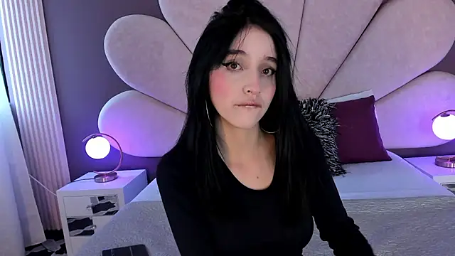 MeganR  online show from April 6, 2026, 11:22 am