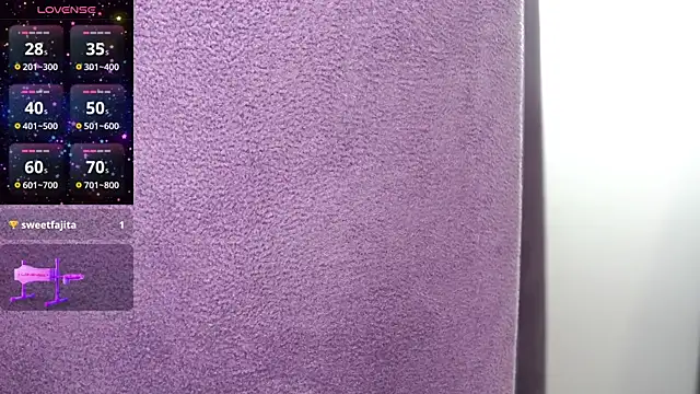 Snapshot of Alicia_beggs chatting on October 23, 2025, 9:41 am Alicia beggs online show from October 23, 2025, 9:41 am