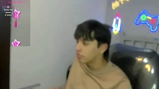 StiwenTwink online show from December 19, 2025, 11:51 pm