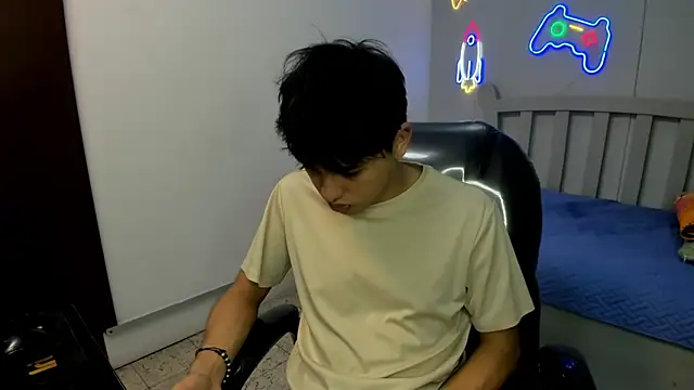 StiwenTwink online show from November 26, 2025, 12:49 pm