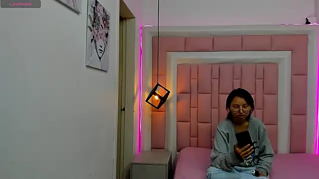 Snapshot of Klaret_Toy chatting on May 29, 2026, 7:20 pm Klaret Toy online show from May 29, 2026, 7:20 pm