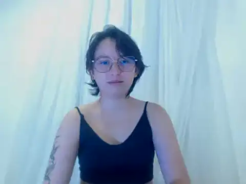 Snapshot of Klaret_Toy chatting on January 14, 2026, 9:40 pm Klaret Toy online show from January 14, 2026, 9:40 pm