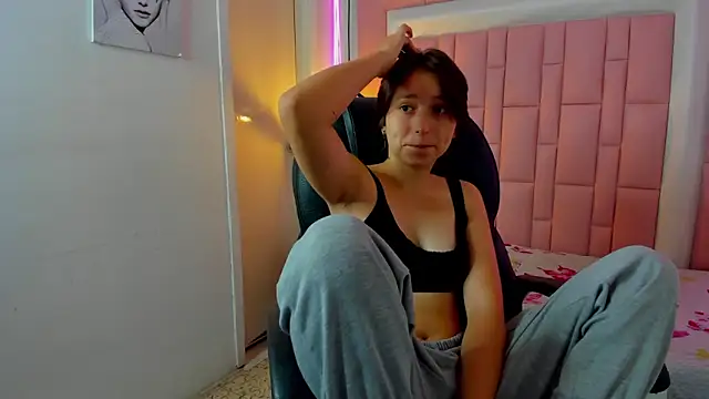 Klaret Toy online show from December 17, 2025, 7:41 pm