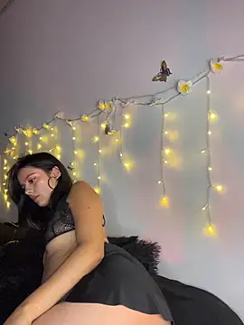 SaraMistick online show from March 27, 2026, 11:00 am