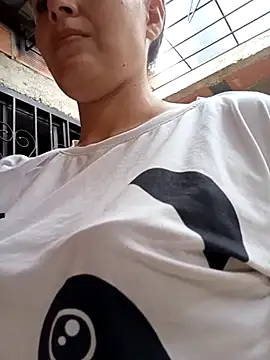 antonellahotimida online show from October 6, 2025, 3:02 pm