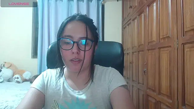 Venus cat  online show from January 7, 2026, 5:34 am