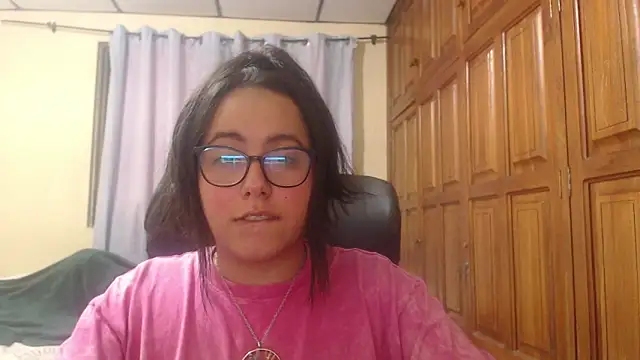 Venus cat  online show from February 14, 2026, 2:23 am