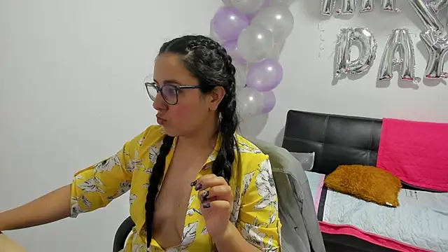 Venus cat  online show from November 12, 2025, 2:37 am