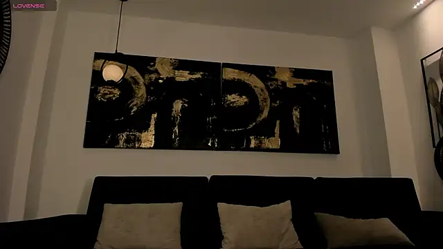 EmilyJohnsonX1 online show from December 3, 2025, 3:18 am