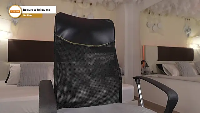 DanteeStone online show from October 27, 2025, 8:43 pm