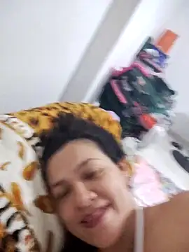 Snapshot of LindaSalo33 chatting on November 12, 2025, 5:00 am LindaSalo33 online show from November 12, 2025, 5:00 am