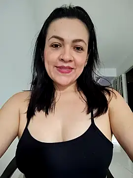 Snapshot of LindaSalo33 chatting on October 16, 2025, 7:44 pm LindaSalo33 online show from October 16, 2025, 7:44 pm