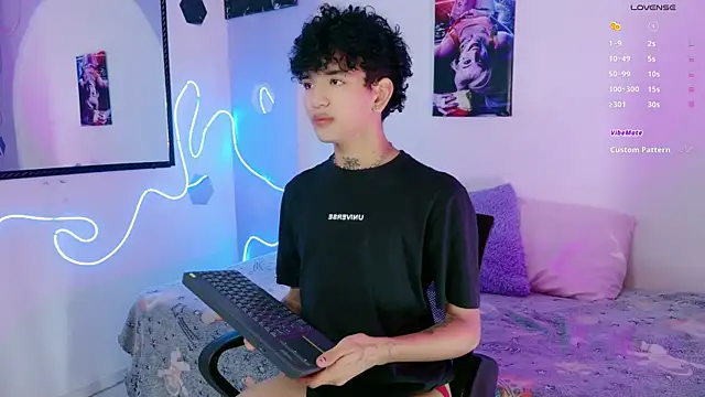 Snapshot of todoroki_g chatting on October 22, 2025, 12:15 pm todoroki g online show from October 22, 2025, 12:15 pm