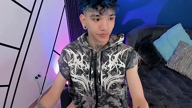 Snapshot of todoroki_g chatting on November 26, 2025, 1:11 pm todoroki g online show from November 26, 2025, 1:11 pm