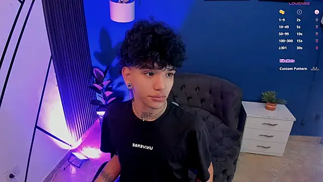 Snapshot of todoroki_g chatting on November 14, 2025, 11:47 am todoroki g online show from November 14, 2025, 11:47 am