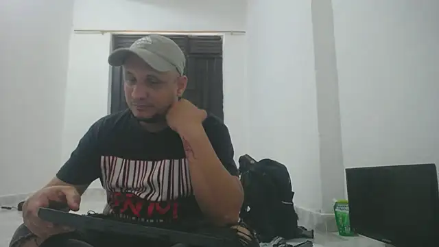 Snapshot of Meloncillo_and_Babyliss99 chatting on April 8, 2026, 6:09 pm Meloncillo and Babyliss99 online show from April 8, 2026, 6:09 pm