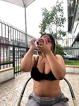 Snapshot of Ada_Pink chatting on November 20, 2025, 6:30 pm Ada Pink online show from November 20, 2025, 6:30 pm