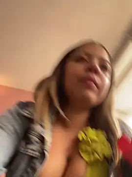 Snapshot of Ada_Pink chatting on November 5, 2025, 3:26 pm Ada Pink online show from November 5, 2025, 3:26 pm