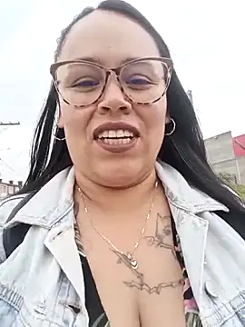 Italia 12 online show from November 24, 2025, 8:20 pm