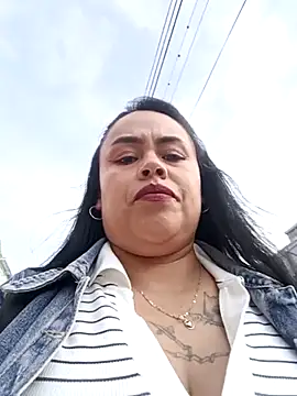 Italia 12 online show from November 7, 2025, 9:19 pm