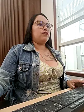 Italia 12 online show from November 4, 2025, 12:20 pm