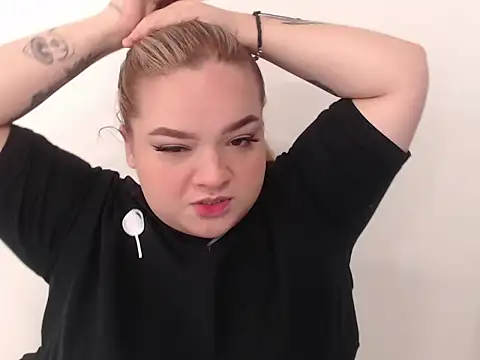 Snapshot of yourbbwfavorite chatting on October 30, 2025, 1:26 am yourbbwfavorite online show from October 30, 2025, 1:26 am