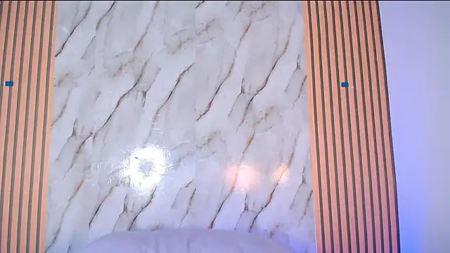 PiaGelvez online show from January 15, 2026, 11:08 pm