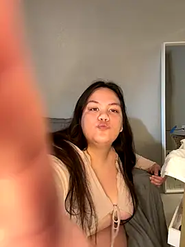 BrattyKrystal online show from October 17, 2025, 8:43 pm