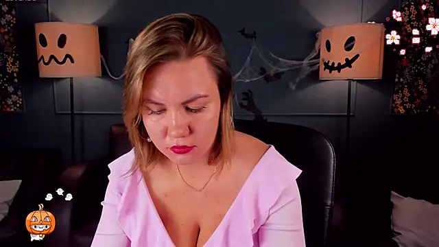 Snapshot of AriaEven chatting on November 8, 2025, 8:07 am AriaEven online show from November 8, 2025, 8:07 am